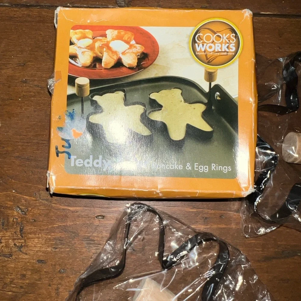 Cast Iron Black Bear Pancake Pan and Pink French Toast Stamp Breakfast Lot
